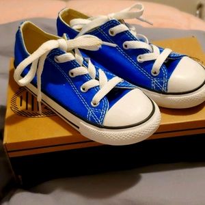 NIB BABY CONVERSE LOWRISE CHUCK TAYLORS